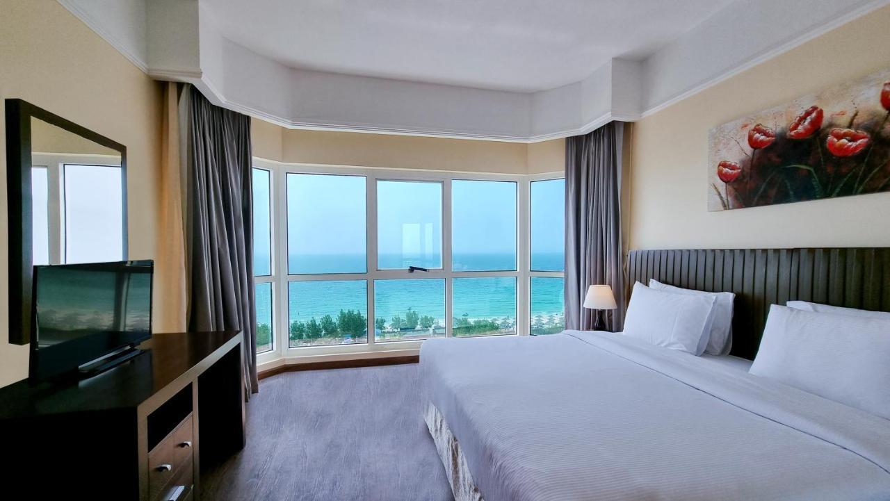 Ramada By Wyndham Beach Hotel Аджман Екстер'єр фото